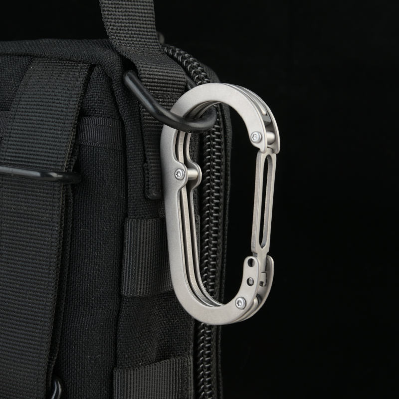 Titanium Alloy D-Type Carabine - Fishing Equipment Carp 评论和价格